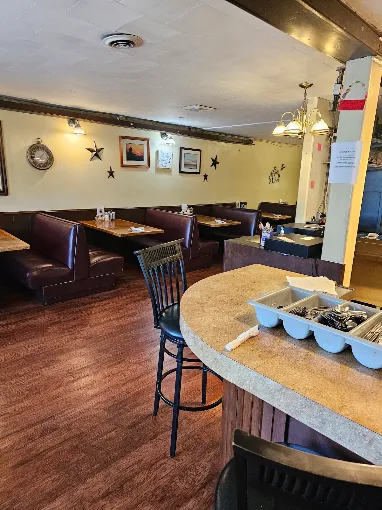 Lil' Moon Diner dining room